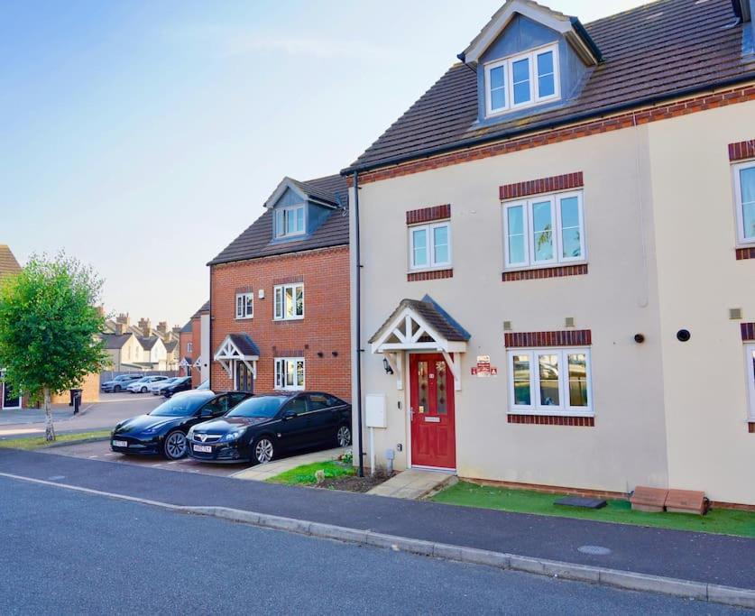 Super Quiet 4 Bed Family House In Gravesend Villa Exterior photo